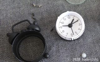 失敗談：ダイソー200円ミニ目覚まし時計が改造に向いていそうなので分解したら直せなくなった